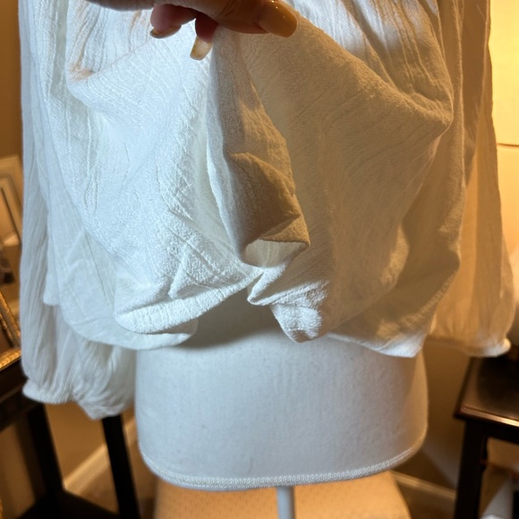 ❗️SOLD❗️We The Free Cream Blousy Crop Top - Picture 4 of 10